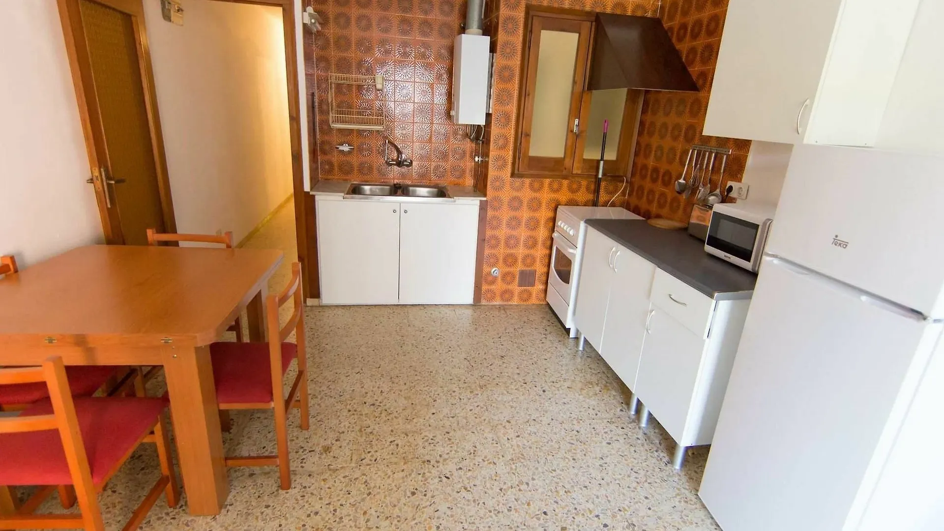 Gaetan Apartment Roses