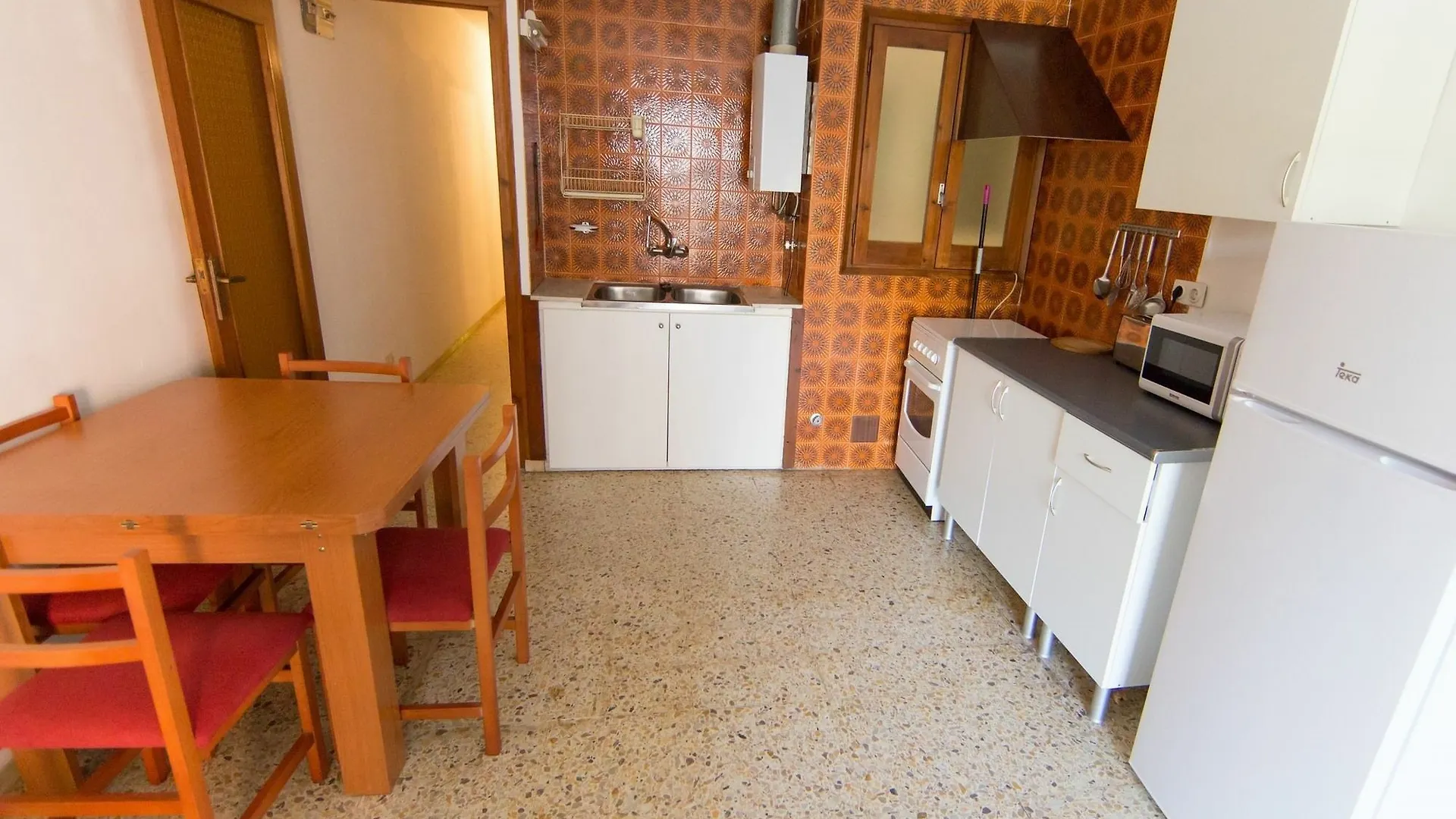 Gaetan Apartment Roses