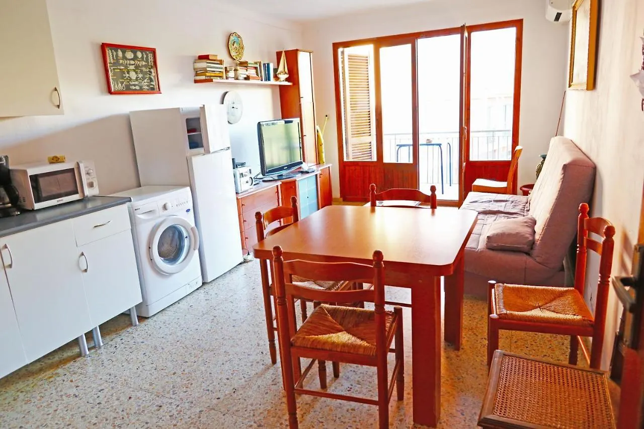 Gaetan Apartment Roses