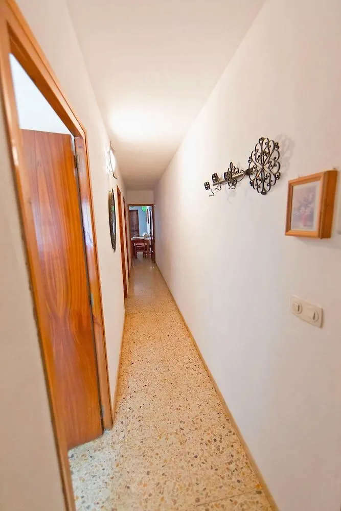 Gaetan Apartment Roses